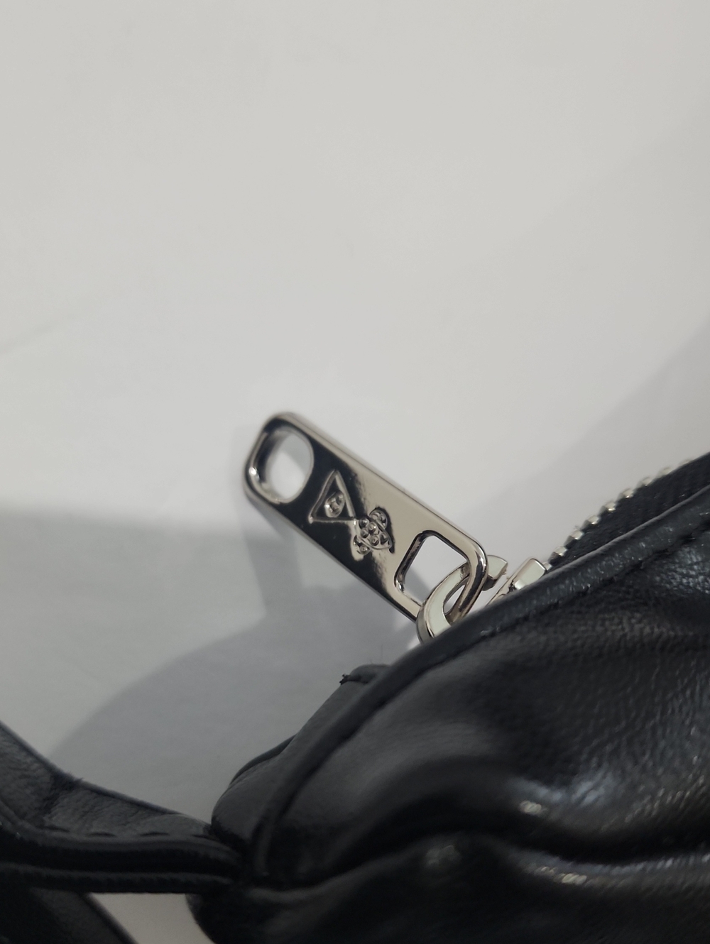 Samo Ondoh - Trio Belt Mug Bag - Picture 10 of 12